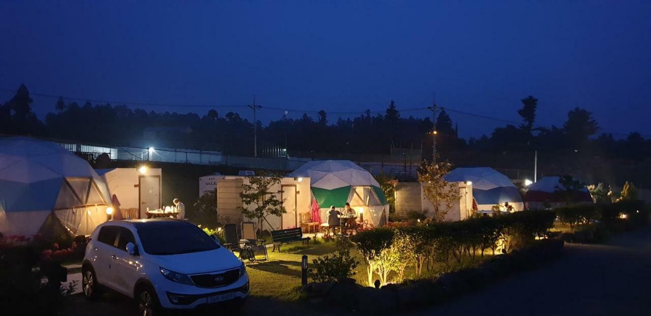 Jeju Starlight Glamping Villa Esterno foto